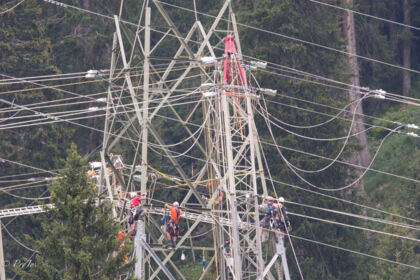 Leitungssanierung San Bernardino Etappe 2015 Los 3, 400 kV Soazza - Sils i.D. Leitungssanierung San Bernardino Etappe 2015 Los 3, 400 kV Soazza - Sils i.D.