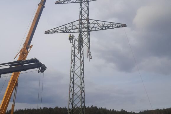 Neuerrichtung 110 kV Doppelleitung UW Groß Gerungs – UW Gmünd Neuerrichtung 110 kV Doppelleitung UW Groß Gerungs – UW Gmünd