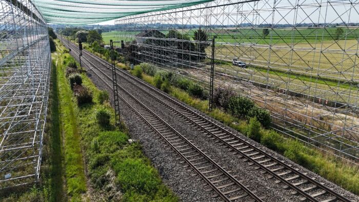 Behangwechsel 380 kV Ltg. Isar - Pleinting Ltg. Nr. B117 Behangwechsel 380 kV Ltg. Isar - Pleinting Ltg. Nr. B117
